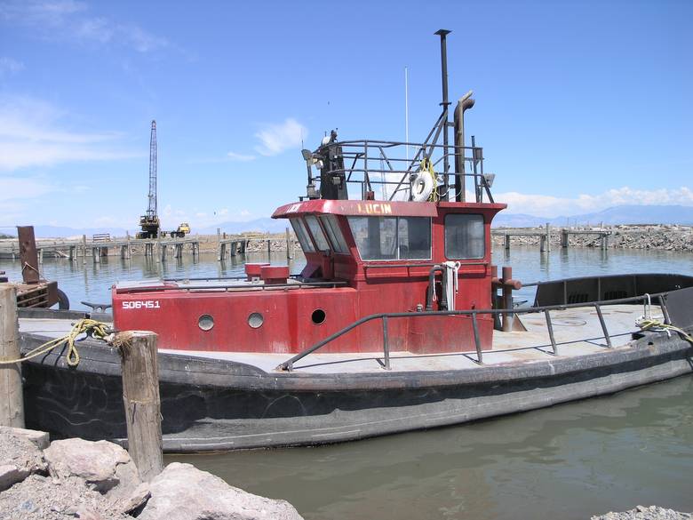 Lucin / Trestlewood's tugboat, Lucin